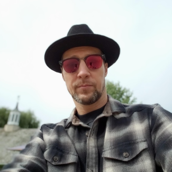 Meet your Posher, Michael - Picture 3 of 4